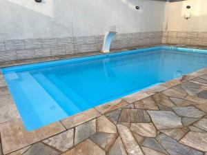 Apartamento novo com piscina e ar condicionado Ubatuba