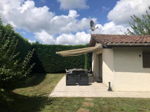 Maisons de vacances Maison d'une chambre avec piscine privee jardin clos et wifi a Pontenx les Forges : photos des chambres