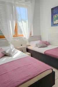 Apartments by the sea Milna, Vis - 21181