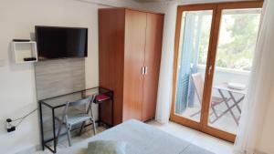 Apartments by the sea Milna, Vis - 21183