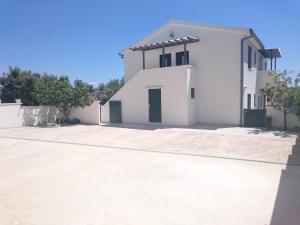 Apartments by the sea Milna, Vis - 21184
