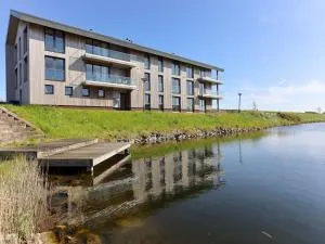 Lovely apartment on the harbor in Kamperland - Plankendorp