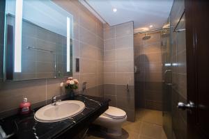 Luxury apt opposite MyKhe Beach Da Nang