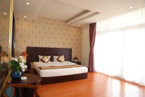J&C HOTEL