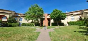 T2 55m² tout confort avec jardin. Cuisine et équipements neufs. Wifi TV parking - Flourens