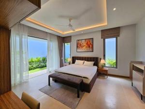 Private pool villa 3 Bed, 3 Bath near airport