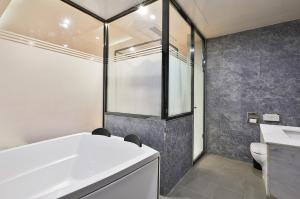 Brown Dot Hotel Jeonggwan