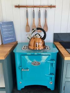 Toms Hut and Robins Rest Shepherd Huts near Wadebridge