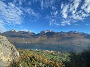 Appartements Duplex a 120 m du lac d'Annecy : photos des chambres