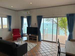 Bangrak Pier Bungalow