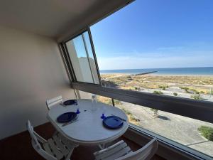 Appartement rénové 3 pièces, parking, accès direct océan - FR-1-224C-89