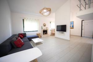 "Blue Bay Villa" at Gjiri Lalzit, Lalzi Bay, Lura 1