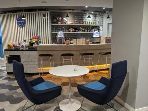 Hotels Holiday Inn Express Paris - Velizy, an IHG Hotel : photos des chambres