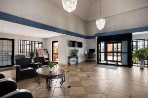 Quality Inn & Suites Oklahoma City North