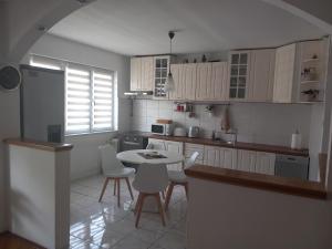 Adrianas Apartment