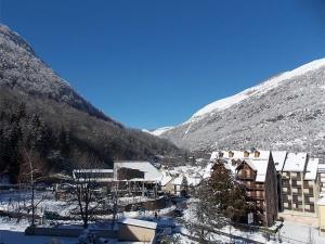 Luchon T2 Centre Ville avec Balcon Sud et Parking - Animaux Admis - FR-1-313-194