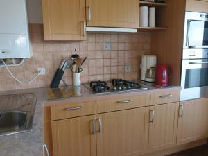 Appartement à Perros-Guirec avec Vue Panoramique, Terrasse et Parking Privé - FR-1-368-271