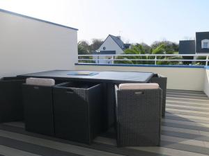 Maisons de vacances Maison 3* a 350m de la mer, jardin sud, terrasse, 3 chambres, parking, velos dispo a Tregastel - FR-1-368-289 : photos des chambres