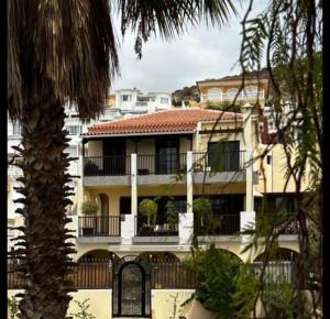 Villa Natali ,Luxury 3-levels large villa on Tenerife, ocean view, private poo l& barbecue area