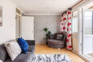 Spacious Room by Lee Valley White Water Centre. Waltham Cross