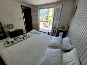 Maisons de vacances Waterfront Authentic Corsican house : Maison 2 Chambres