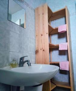 Appartements Apartment l Room, kitchen, bathroom & parking l 25 mins from Paris Gare du Nord, CDG airport & Stade de France : photos des chambres