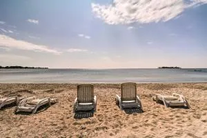Beachfront Connecticut Retreat with Views! - 米尔福德 Beachfront Connecticut Retreat with Views! - 米尔福德