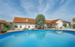 Beautiful Home In Majerje With Sauna, Wifi And 6 Bedrooms