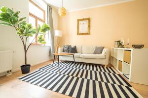 FullHouse - Chemnitz - Leonardo Apt - 3 Bedrooms & Balcony