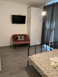 Old Town Impressionist Apartment