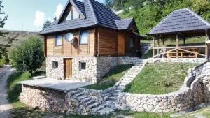 Wooden house Nada (Drvena kuća Nada) - Jezdići