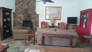 Three-Bedroom Apartment room in Dogwood Springs Lodgings