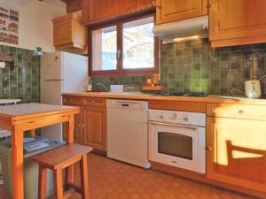 Chalets Chalet Montvalezan-La Rosiere, 6 pieces, 8 personnes - FR-1-398-508 : photos des chambres