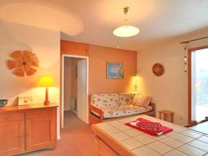Appartements Appartement Montvalezan-La Rosiere, 2 pieces, 6 personnes - FR-1-398-564 : photos des chambres