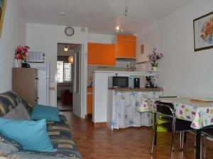 Appartement familial proche plage avec terrasse, parking privé, au Grau-du-Roi - FR-1-250-136