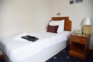 Single Room with Private Bathroom room in Imperial Cambridge Hotel