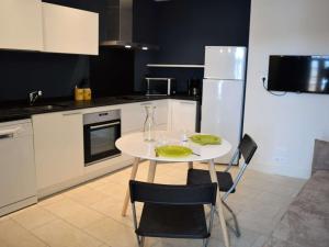 Appartements Appartement Collioure, 1 piece, 2 personnes - FR-1-225-656 : photos des chambres