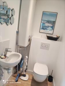 Maisons de vacances Maison de famille a Batz sur Mer proche plages : Maison 1 Chambre