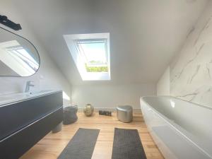 Maisons de vacances Maison de famille a Batz sur Mer proche plages : photos des chambres