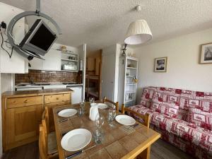 Studio Montgenèvre, 4 pers, RDC avec parking et balcon exposé ouest - FR-1-330D-45