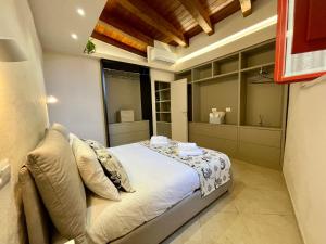 Luxury Marina Apartments img41