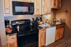 Fawn Valley Inn- 284 condo