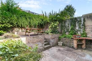 Homely 2 Levels Flat w Private Garden