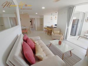 2BR Oceanfront Apartment - Direct Beach Access - Modern and Spacious - 6th Floor