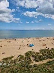 Sands Holiday Chalet Dog friendly, free wifi, swimming pool and club passes included - Filby