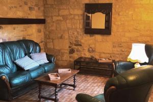 Duplex avec cour au coeur de la cité médiévale.