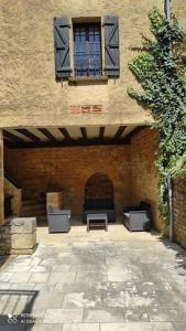 Appartements Duplex avec cour au coeur de la cite medievale. : Appartement 2 Chambres
