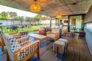 KRAVIT Premier Suites