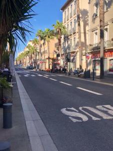 Appartements Perpignan : Studio bel emplacement avec terrasse : photos des chambres