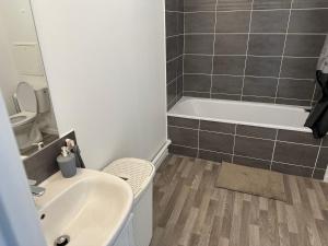 Appartements Agreable 2 pieces avec balcon et Parking transports by immo kit bnb : photos des chambres